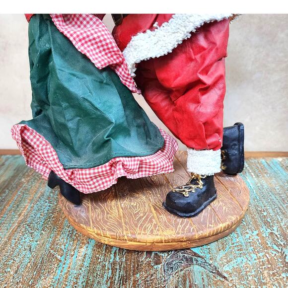 Vintage Terry's Village Papier Mache Dancing Santa Clause & Mrs Clause Figurines - Picture 5 of 8